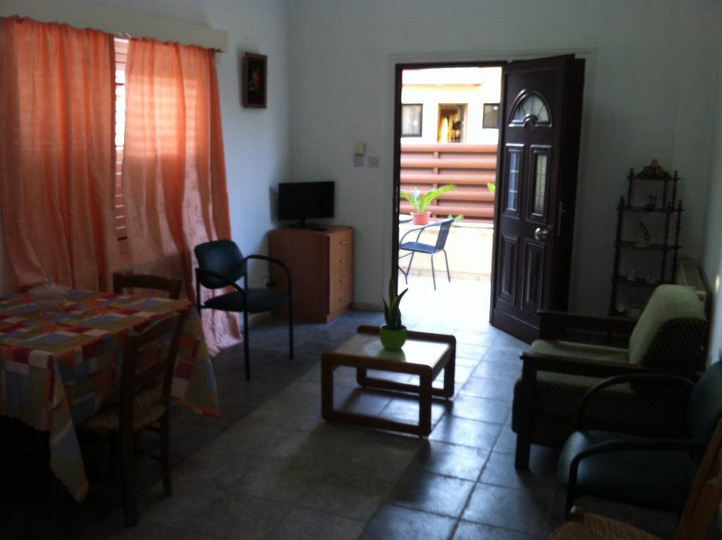 Valentinos House Villa Pafos Oda fotoğraf
