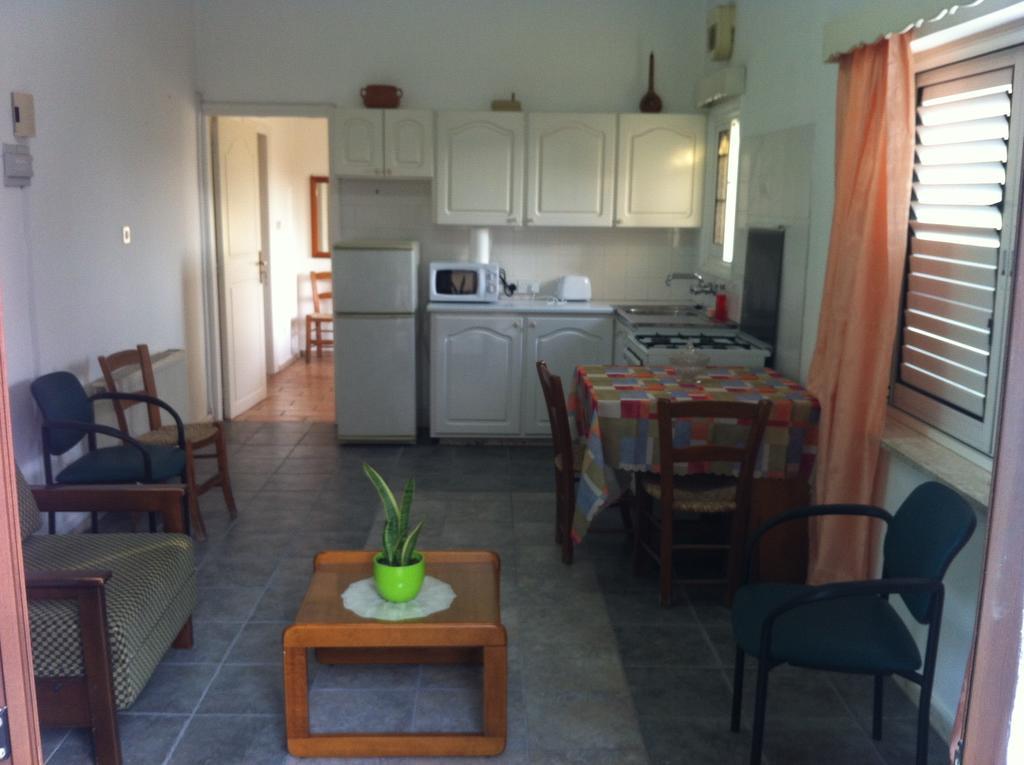 Valentinos House Villa Pafos Oda fotoğraf